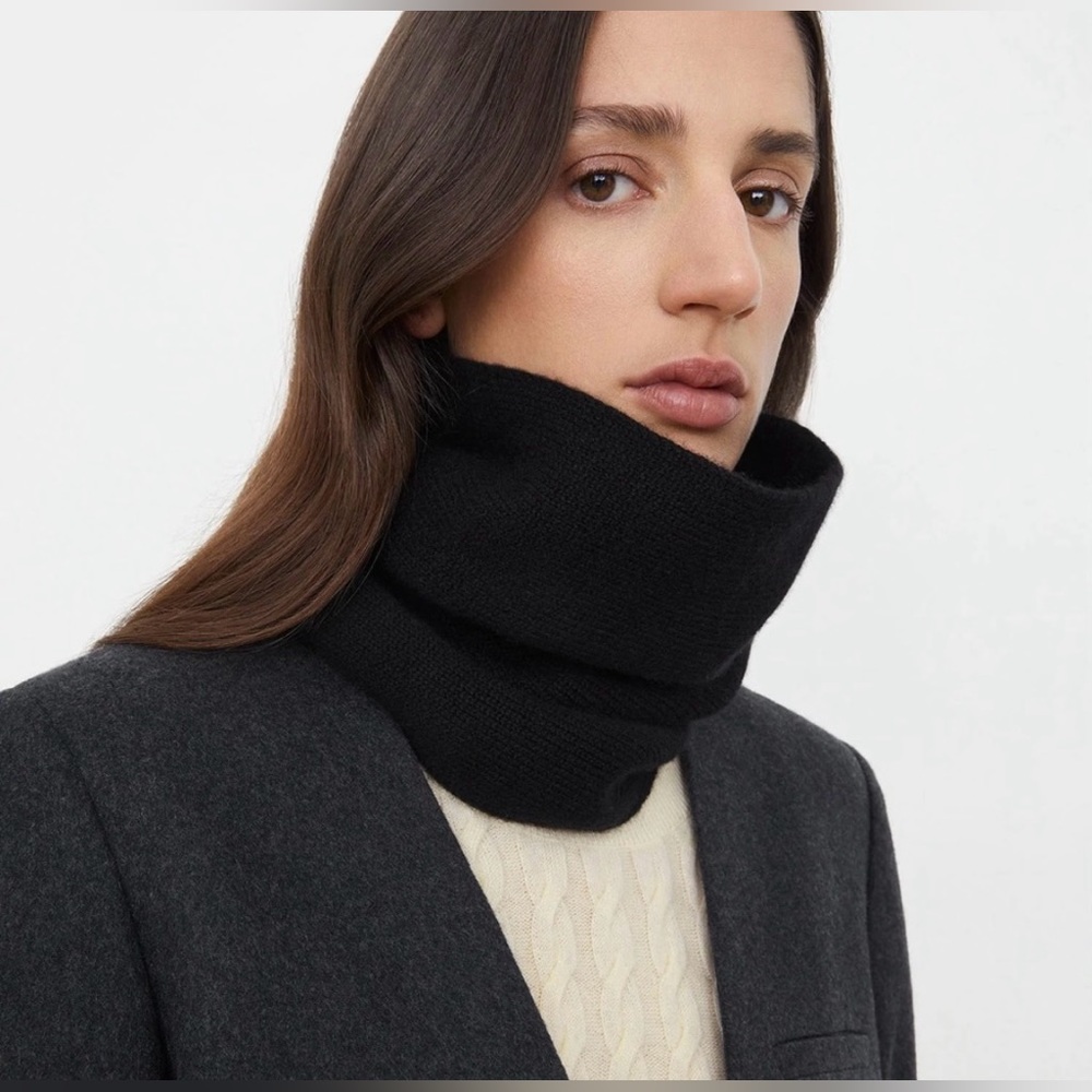 Toteme cashmere tube/collar scarf